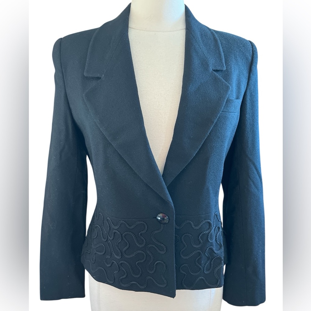 Ballen Design Vintage Wool Black Fitted Blazer w/embroidered detail Size 10